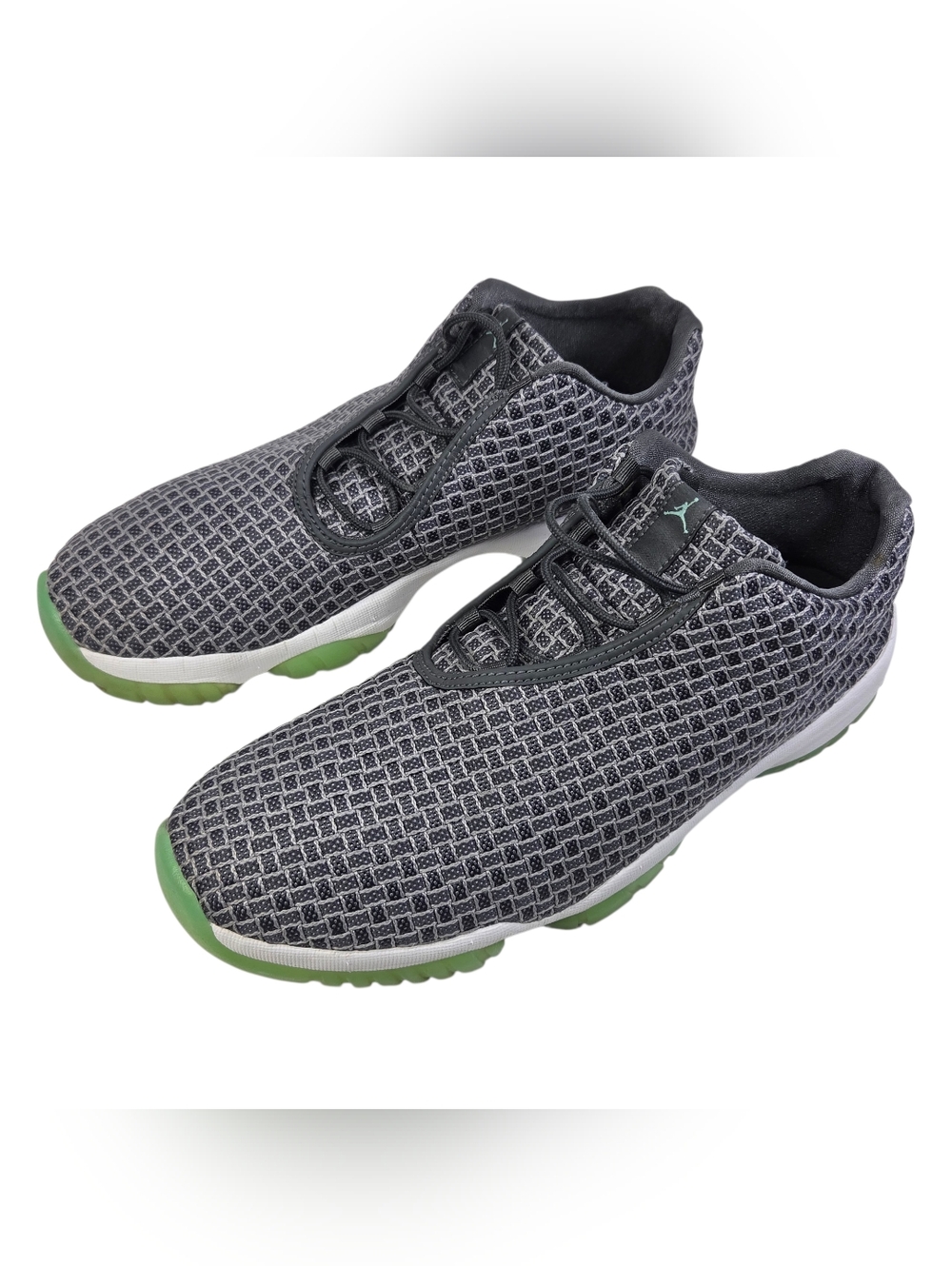 Jordan Men’s Gray Knit Athletic Shoes with Green Accents. Size 12